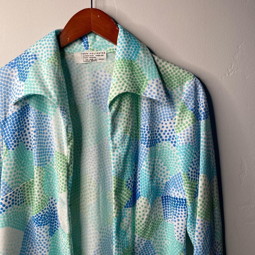 Vintage 70’s blouse no buttons about a size medium blue, green and white